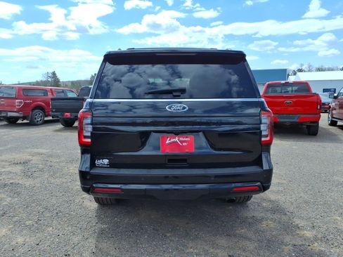 Used 2024 Ford Expedition Limited AWD/4WD image 5