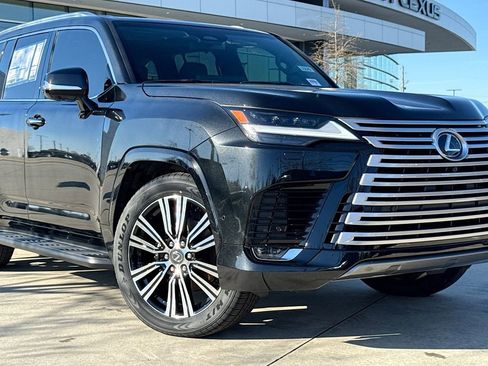 New 2026 Lexus LX 700h Luxury image 9