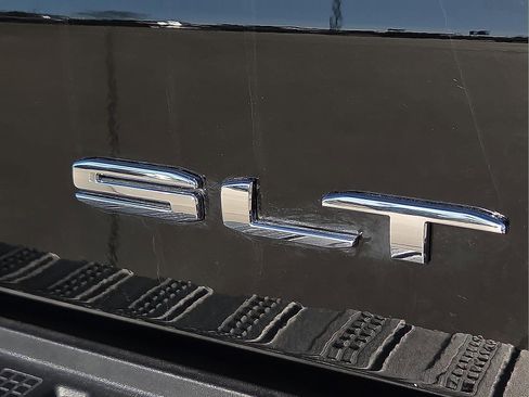 Used 2026 GMC Sierra 1500 SLT w/ SLT Premium Package image 9