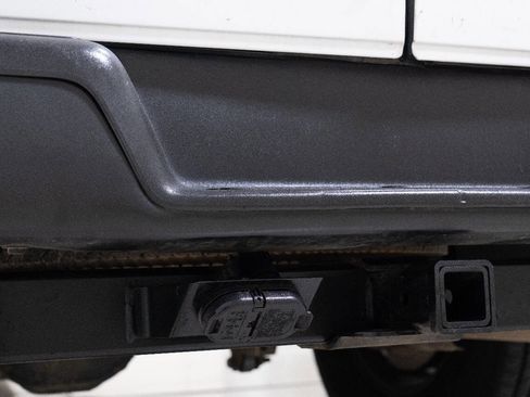Used 2018 Chevrolet Express 2500 w/ Enhanced Convenience Package RWD image 21