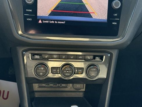 Certified 2019 Volkswagen Tiguan SE w/ Panoramic Sunroof Package image 23