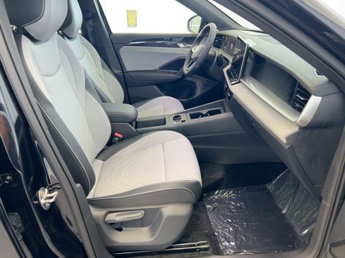 New 2026 Volkswagen Tiguan SE R-Line image 30