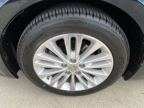 Used 2015 Toyota Avalon Limited image 26