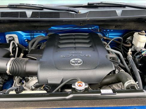 Used 2018 Toyota Tundra SR5 w/ SR5 Upgrade Package RWD image 31