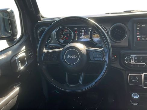 Certified 2022 Jeep Gladiator Sport image 22