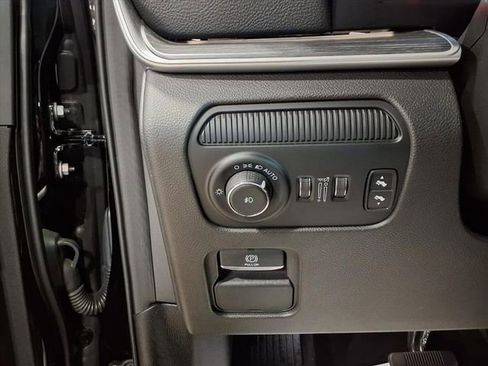 Used 2024 Jeep Wagoneer L Series II w/ Flexible Seating Group image 16