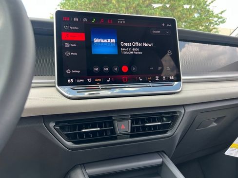 New 2026 Volkswagen Tiguan SE FWD image 20
