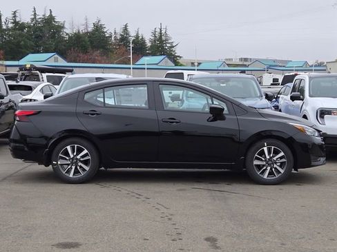 New 2025 Nissan Versa SV w/ Trunk Package image 3