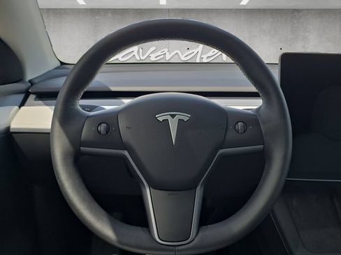 Used 2023 Tesla Model Y Long Range AWD/4WD image 21