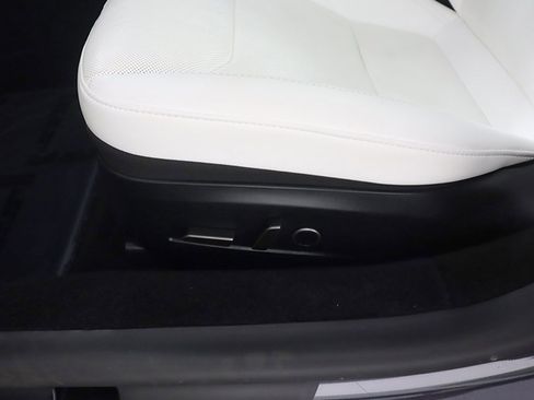 Used 2025 Tesla Model 3 Long Range image 33