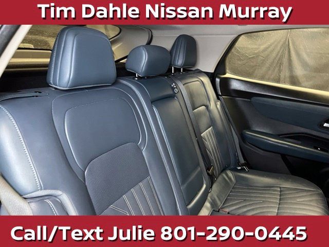 Used 2024 Nissan Ariya AWD image 19