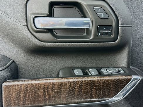 Used 2022 GMC Sierra 2500 Denali w/ Denali Ultimate Package image 16