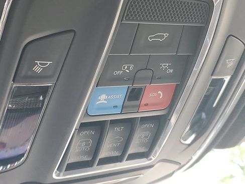 Used 2024 Jeep Grand Cherokee Limited AWD/4WD image 32