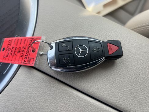 Certified 2019 Mercedes-Benz GLC 300 4MATIC image 38