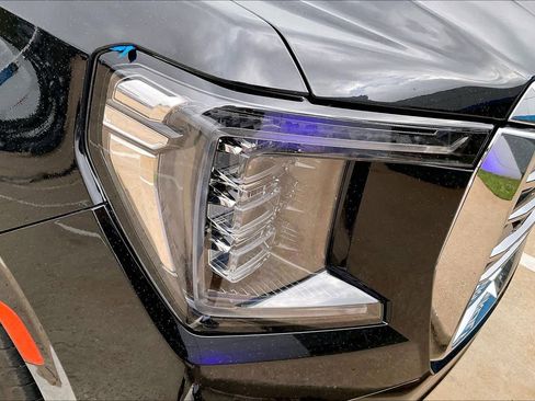 Used 2022 GMC Yukon SLT w/ SLT Luxury Package image 28