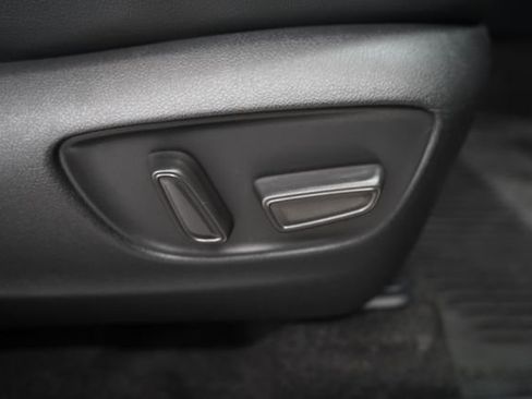 Used 2023 Toyota Highlander XLE image 92