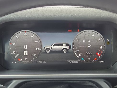 Used 2025 Land Rover Defender 110 X AWD/4WD image 24