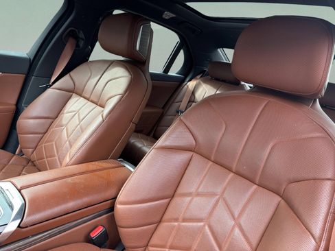 Used 2023 BMW 760i xDrive w/ Luxury Rear Seating Package image 17