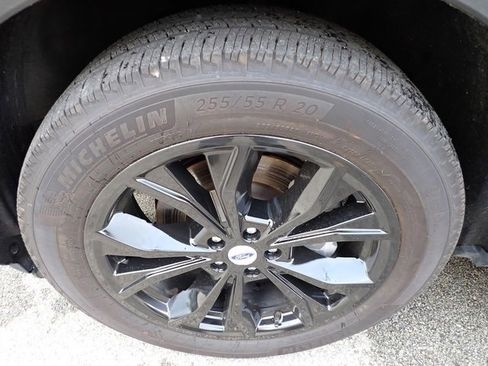 Used 2023 Ford Explorer XLT w/ Equipment Group 202A image 11