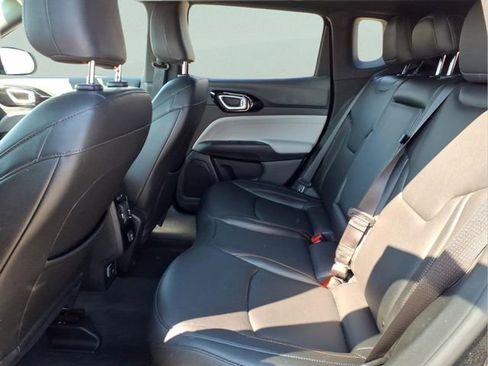 Used 2024 Jeep Compass Limited image 7