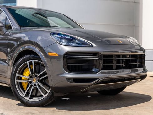 Used 2020 Porsche Cayenne Turbo AWD/4WD image 2