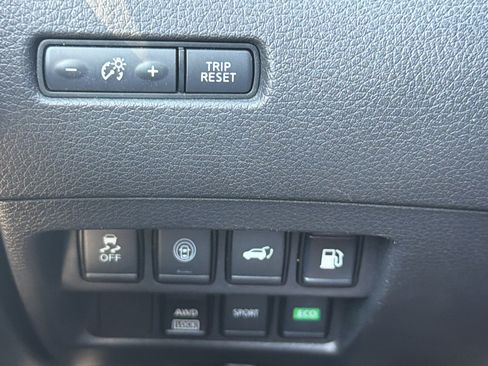 Used 2019 Nissan Rogue SV AWD/4WD image 27
