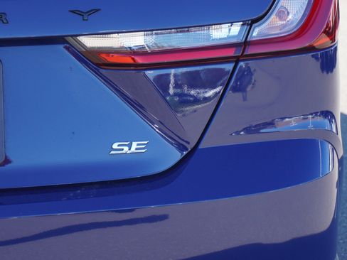 Used 2025 Toyota Camry SE image 10