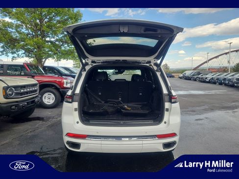 Used 2022 Jeep Grand Cherokee Overland AWD/4WD image 32