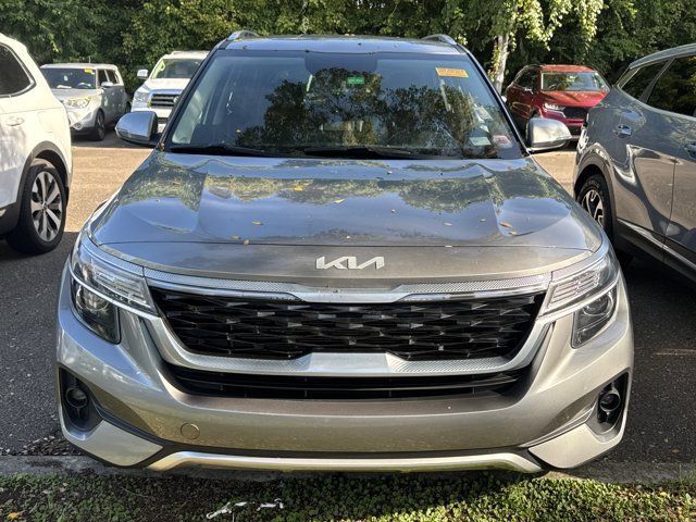 Used 2023 Kia Seltos S FWD image 2