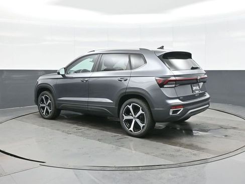 New 2026 Volkswagen Taos SEL image 5