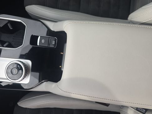 Used 2025 Mitsubishi Outlander SE AWD/4WD image 26
