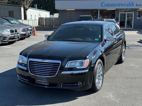 Used 2014 Chrysler 300 C RWD image 9