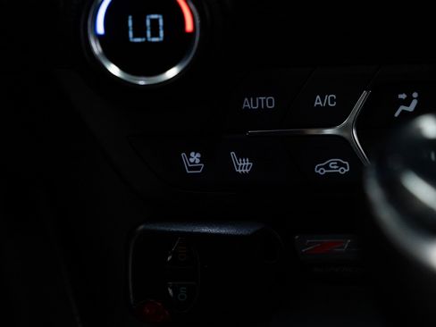 Used 2016 Chevrolet Corvette Z06 w/ 3LZ Preferred Equipment Group image 13