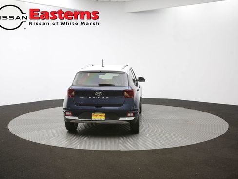 Used 2023 Hyundai Venue Limited image 62