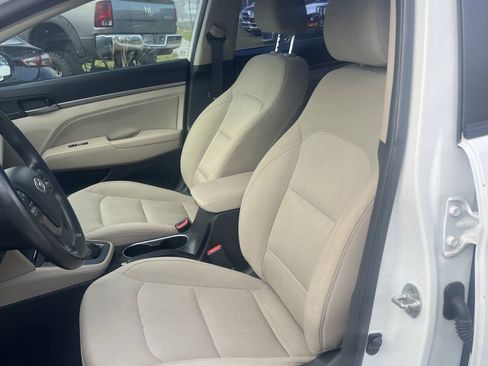 Used 2017 Hyundai Elantra Value Edition w/ Cargo Package FWD image 9