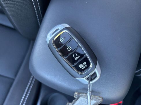 Used 2025 Hyundai Venue SEL image 23