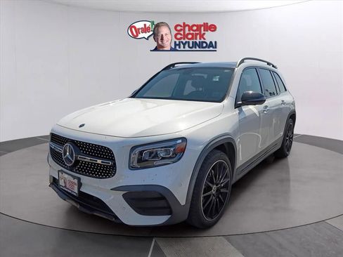 Used 2022 Mercedes-Benz GLB 250 image 1