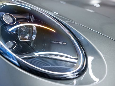 Certified 2024 Porsche 911 Carrera RWD image 10
