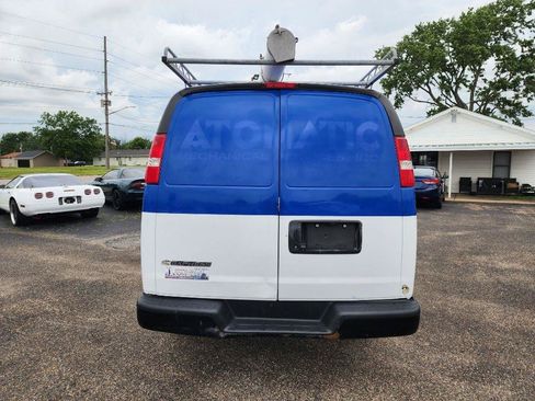 Used 2019 Chevrolet Express 2500 w/ Driver Convenience Package RWD image 6