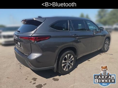 Used 2021 Toyota Highlander XLE AWD/4WD image 5