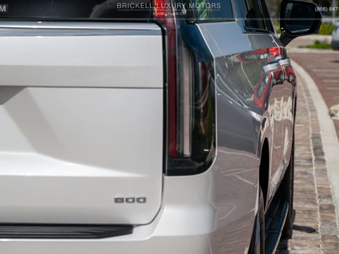 Used 2024 Cadillac Escalade ESV Luxury AWD/4WD image 54