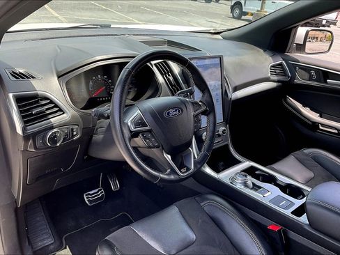 Used 2022 Ford Edge ST image 14