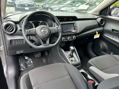 New 2025 Nissan Kicks Play S image 2