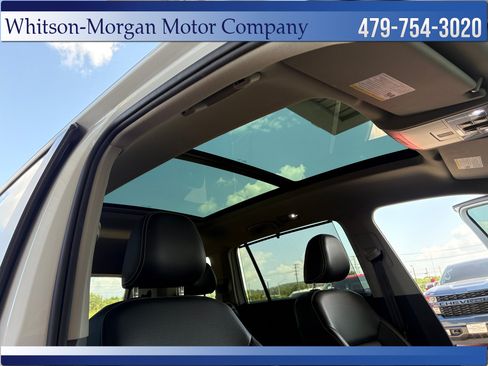 Used 2023 Volkswagen Atlas SE w/ Panoramic Sunroof Package FWD image 12