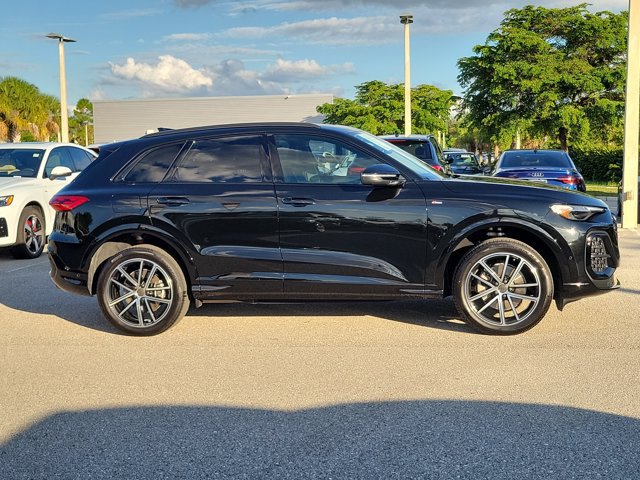 Certified 2026 Audi Q5 Premium Plus AWD/4WD image 4