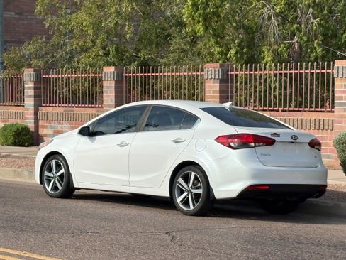 Used 2017 Kia Forte EX FWD image 4