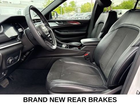 Used 2023 Jeep Grand Cherokee Altitude AWD/4WD image 22