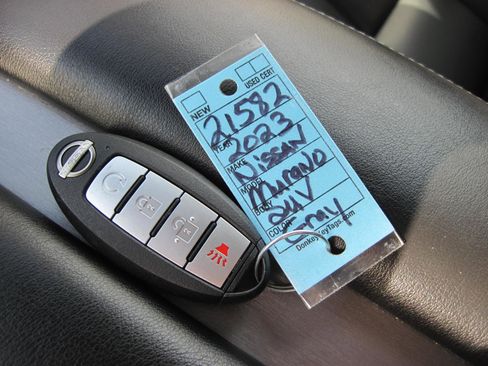 Used 2023 Nissan Murano SV image 17