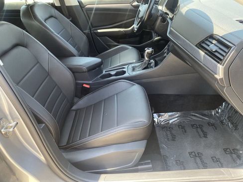Used 2023 Volkswagen Jetta SE FWD image 24