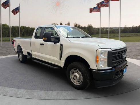 Used 2023 Ford F250 XL w/ 360-Degree Camera Package AWD/4WD image 8